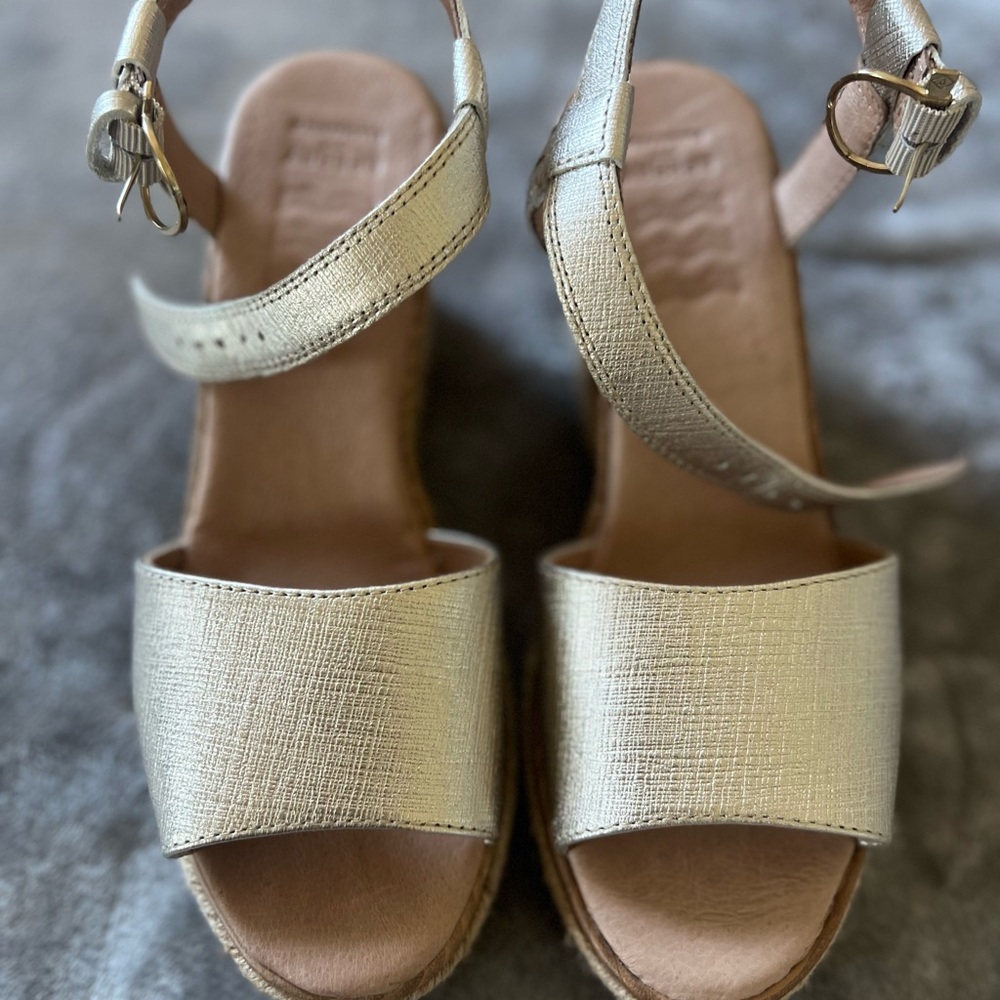 Elegant Silver Women's Sandals